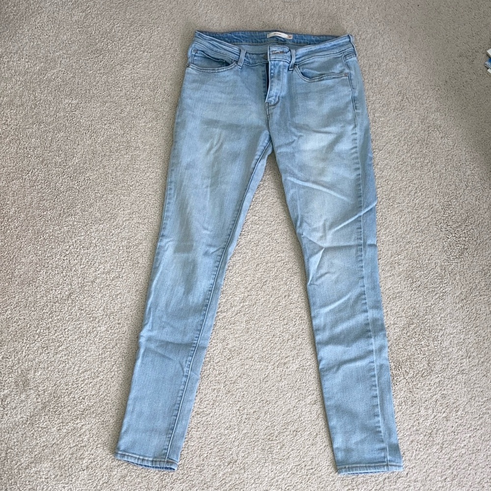 Levi’s 711 Skinny Jeans in Light Wash